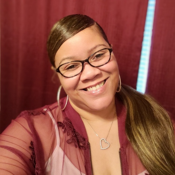 Meet your Posher, Jamecka - Picture 1 of 1